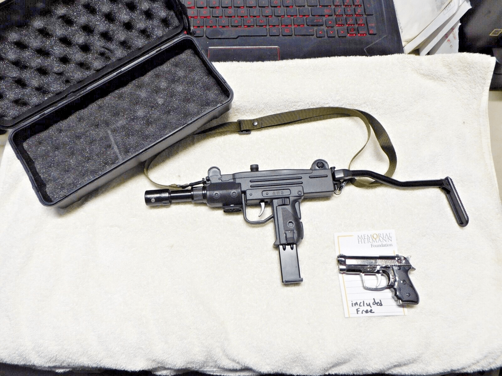 Mini UZI Submachine Gun Pistol Jet Torch Lighter Combo - Lighter Deals USA
