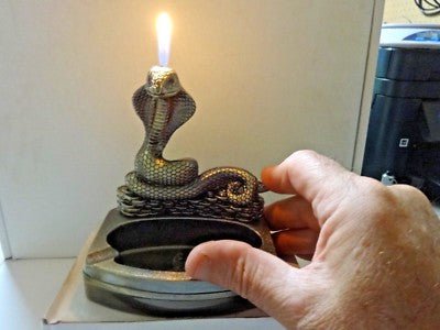 Novelty Snake Shape Novelty Cigarette Cigar Ashtray With Refillable Li - Lighter Deals USA